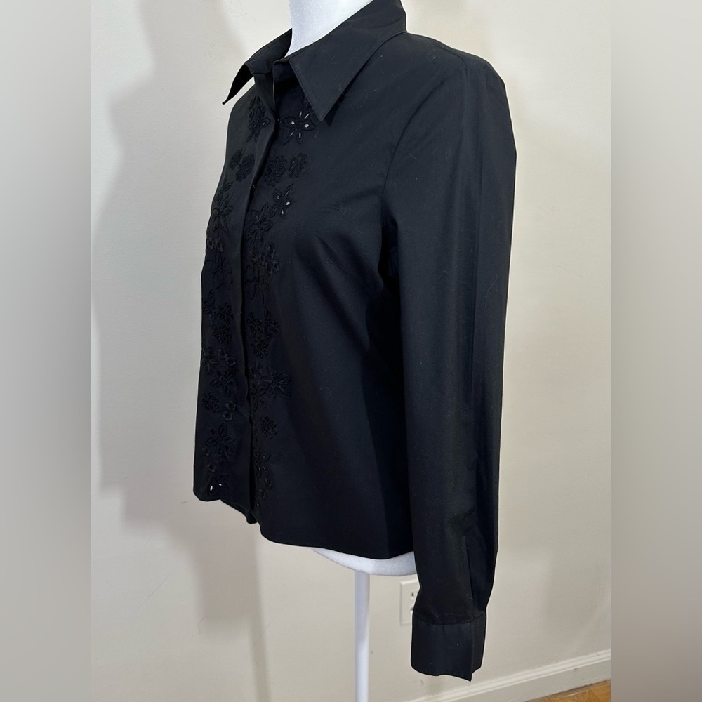 BCBGMAXAZRIA sz XL shirt in black with eyelet on the upper front - Picture 11 of 14